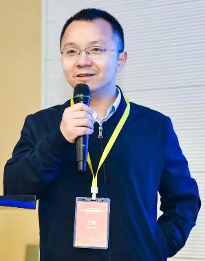 星空app官网创新论坛第一千三百九十讲：Floquet engineering symmetry-breaking and topological states under light irradiation